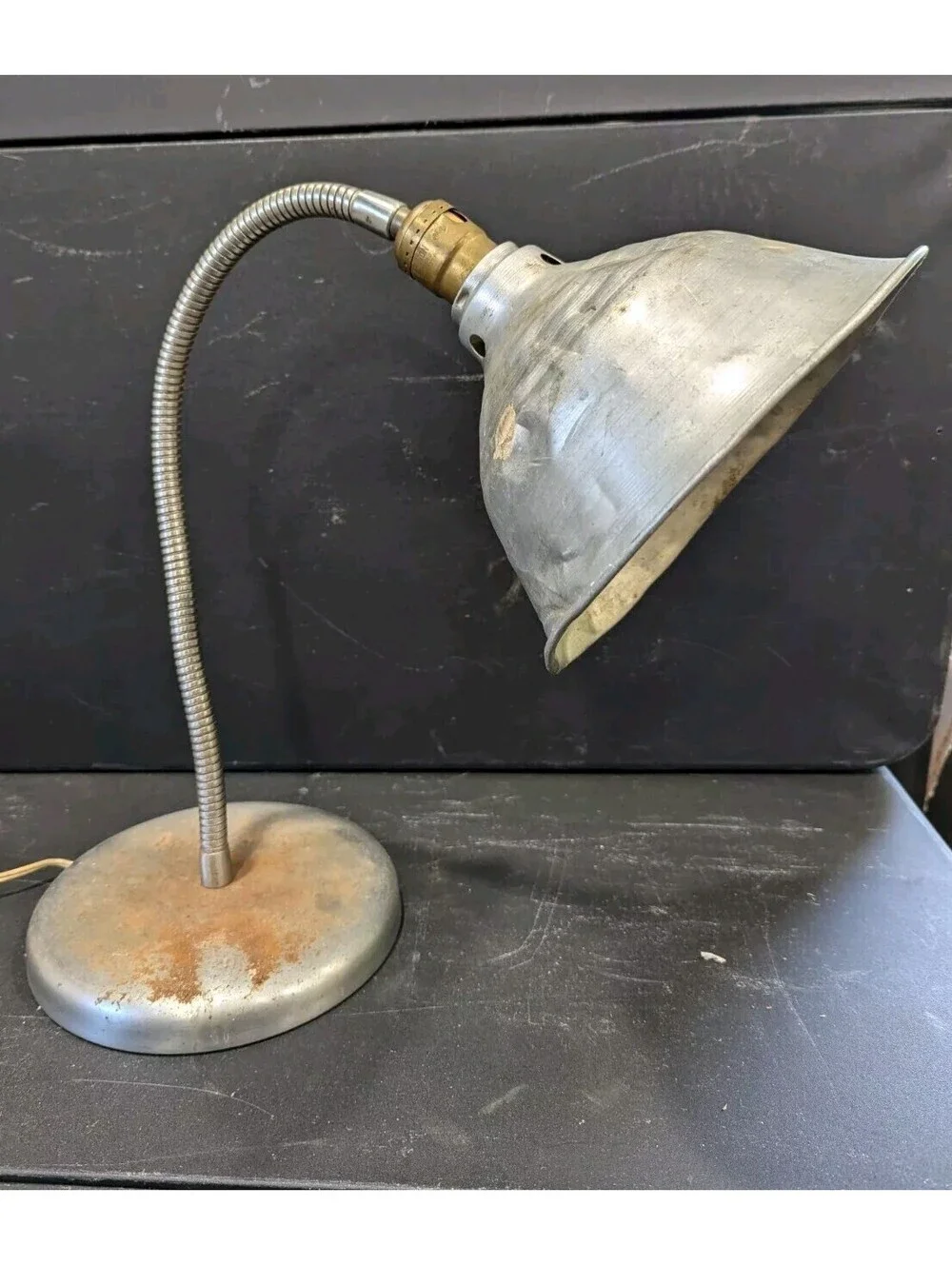 Vintage Industrial Gooseneck Shop Work Bench Metal Flexible Electric Table Lamp